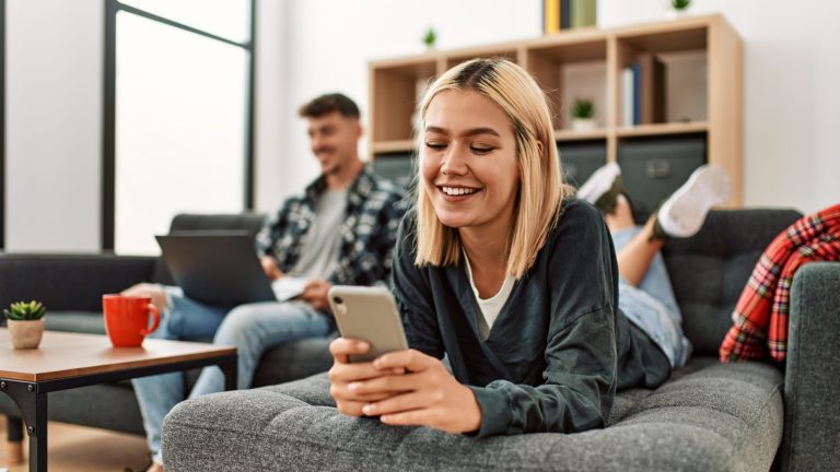 A couple enjoying ultrafast Wi-Fi with Truespeed